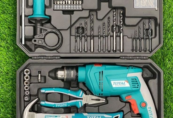 Total cordelss drill kit
